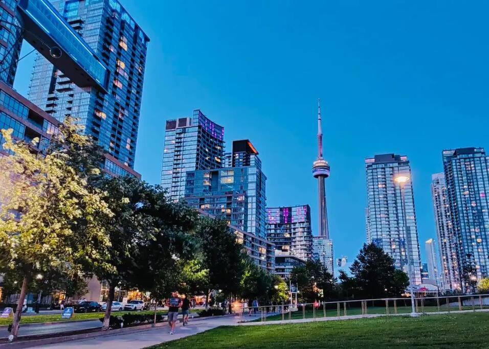 Stunning Condo Wit Amazing View 5Mins From Cntower Toronto Luaran gambar