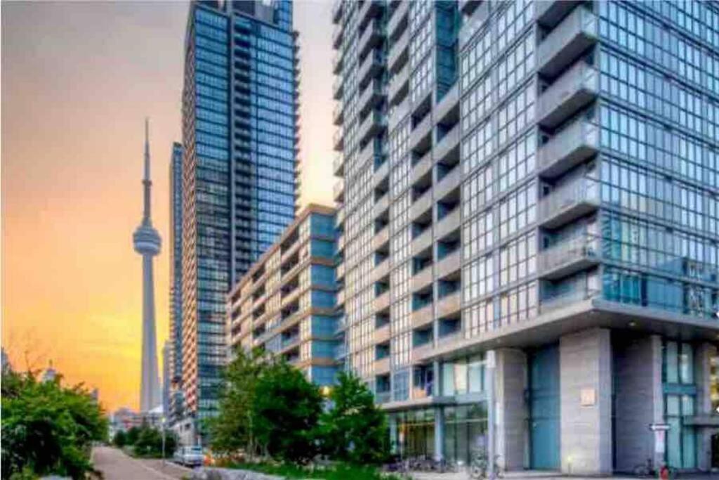 Stunning Condo Wit Amazing View 5Mins From Cntower Toronto Luaran gambar
