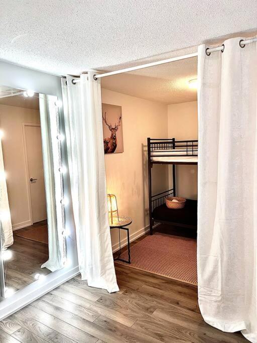 Stunning Condo Wit Amazing View 5Mins From Cntower Toronto Luaran gambar