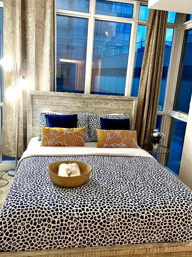 Stunning Condo Wit Amazing View 5Mins From Cntower Toronto Luaran gambar
